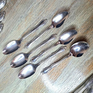 ONEIDA WM A Rogers Montclair Stainess LTD five teaspoons one soup spoon